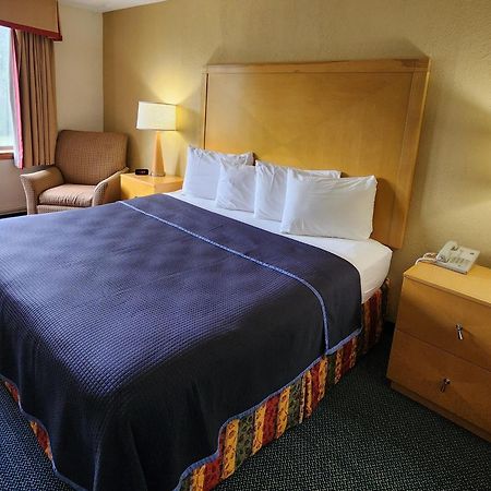 Katahdin Inn & Suites Millinocket Dış mekan fotoğraf