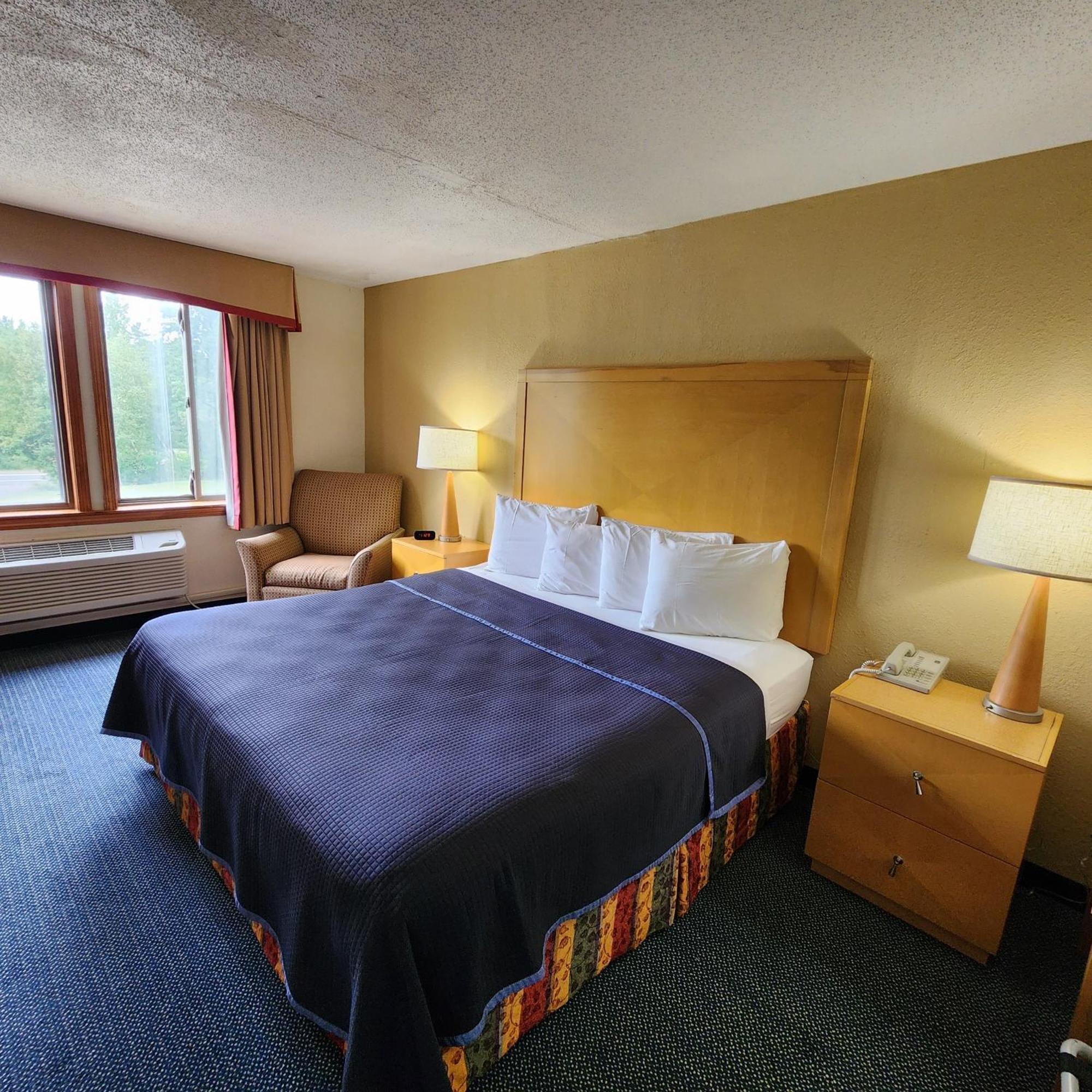 Katahdin Inn & Suites Millinocket Dış mekan fotoğraf