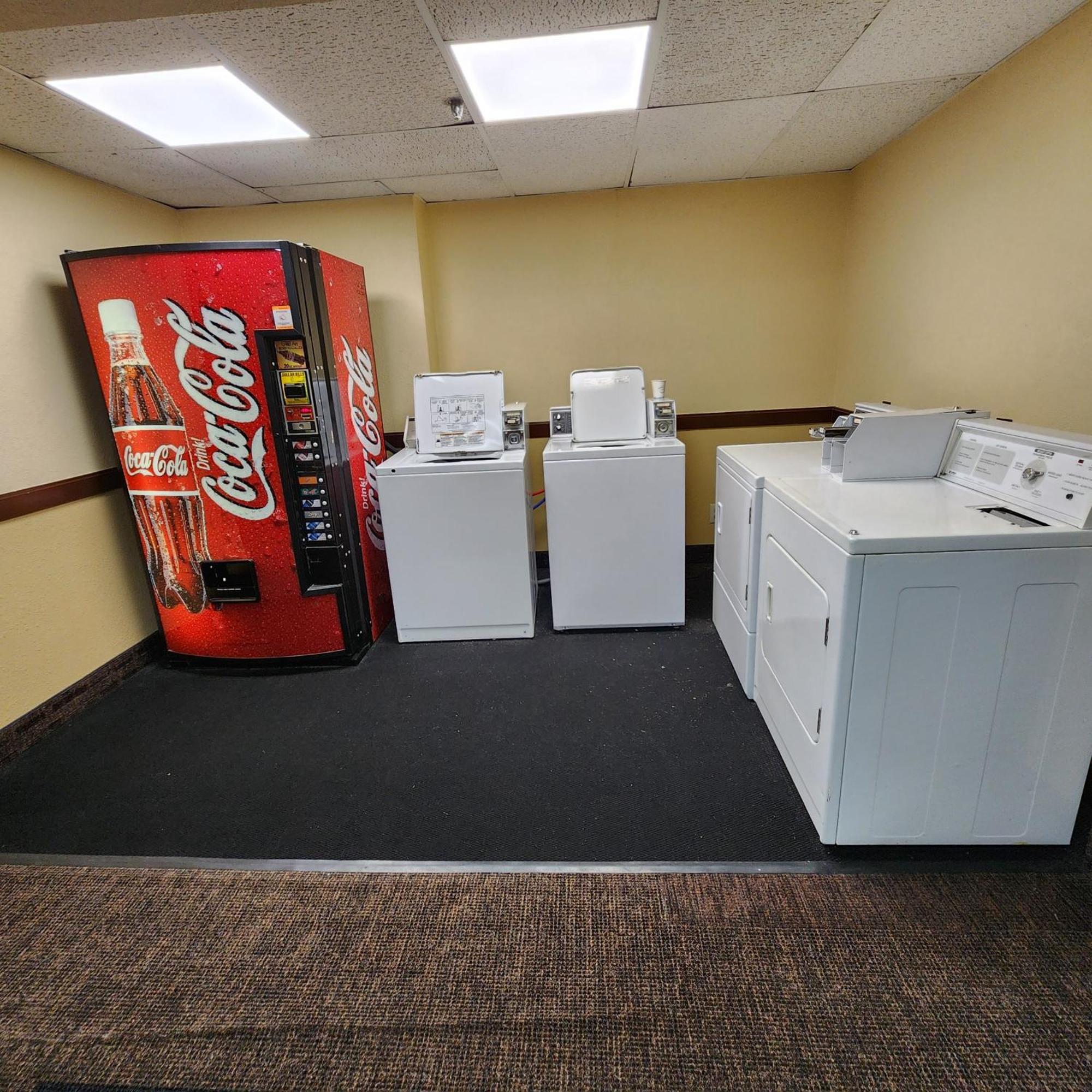 Katahdin Inn & Suites Millinocket Dış mekan fotoğraf