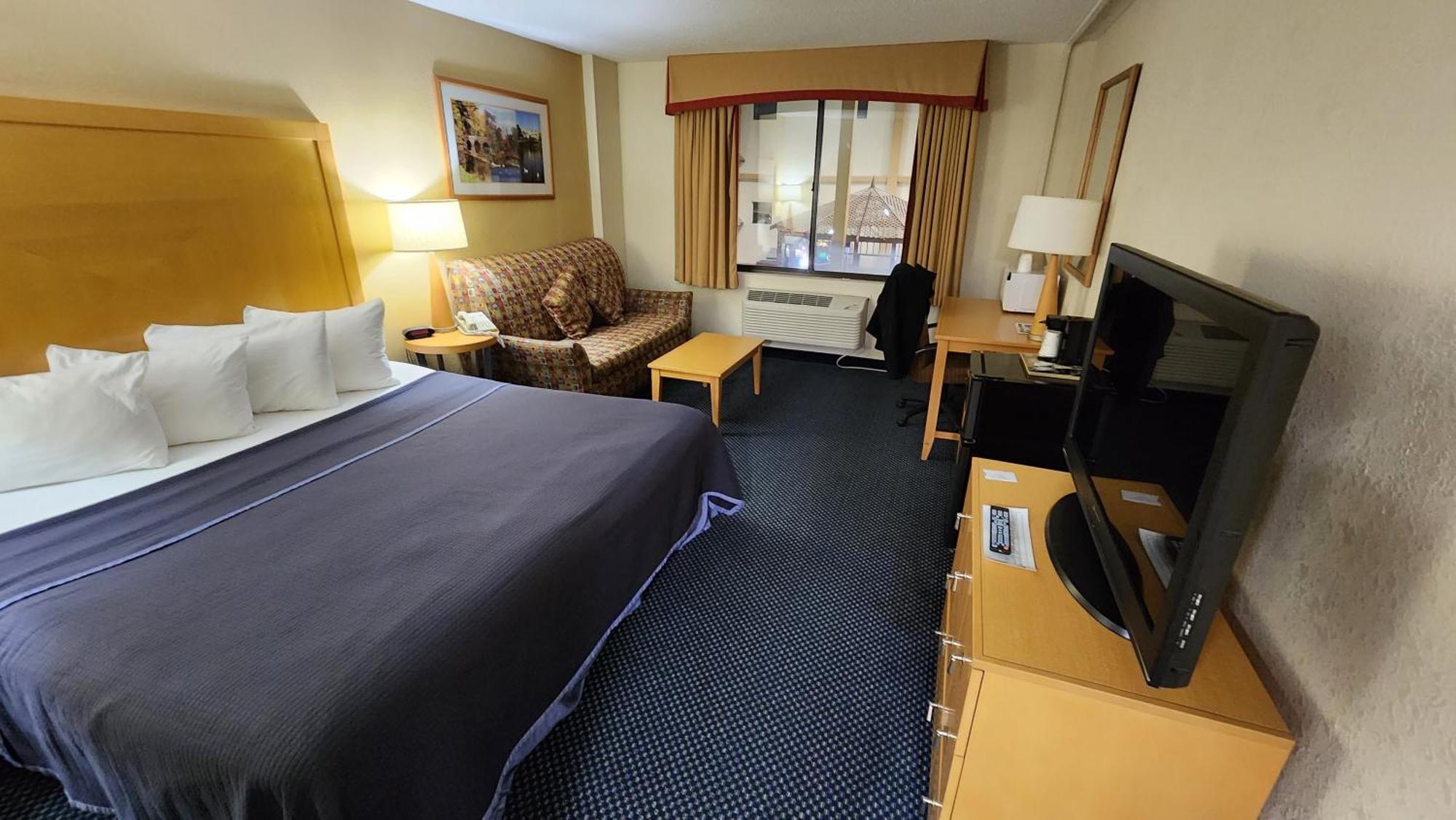 Katahdin Inn & Suites Millinocket Dış mekan fotoğraf