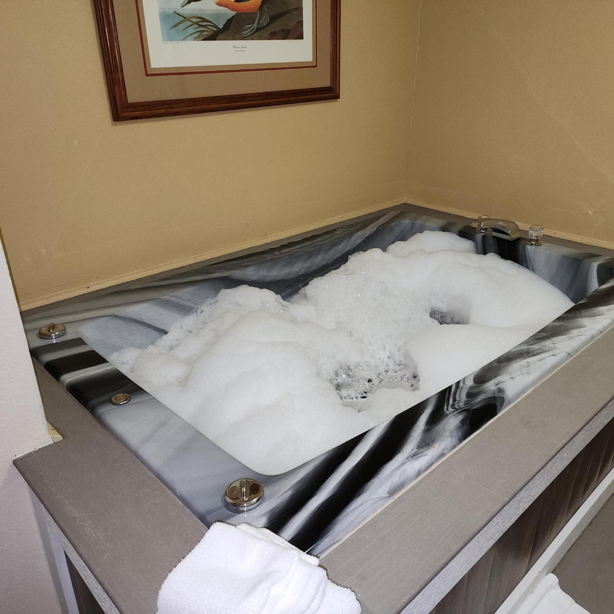 Katahdin Inn & Suites Millinocket Dış mekan fotoğraf