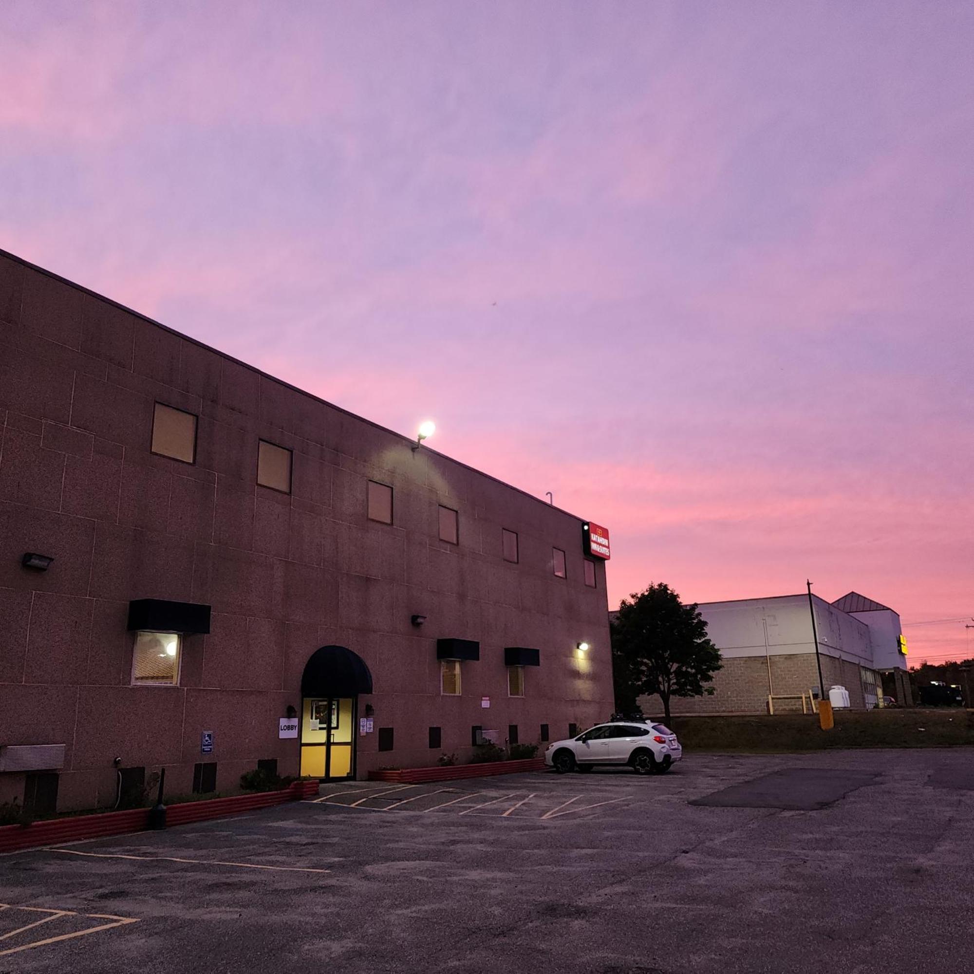 Katahdin Inn & Suites Millinocket Dış mekan fotoğraf