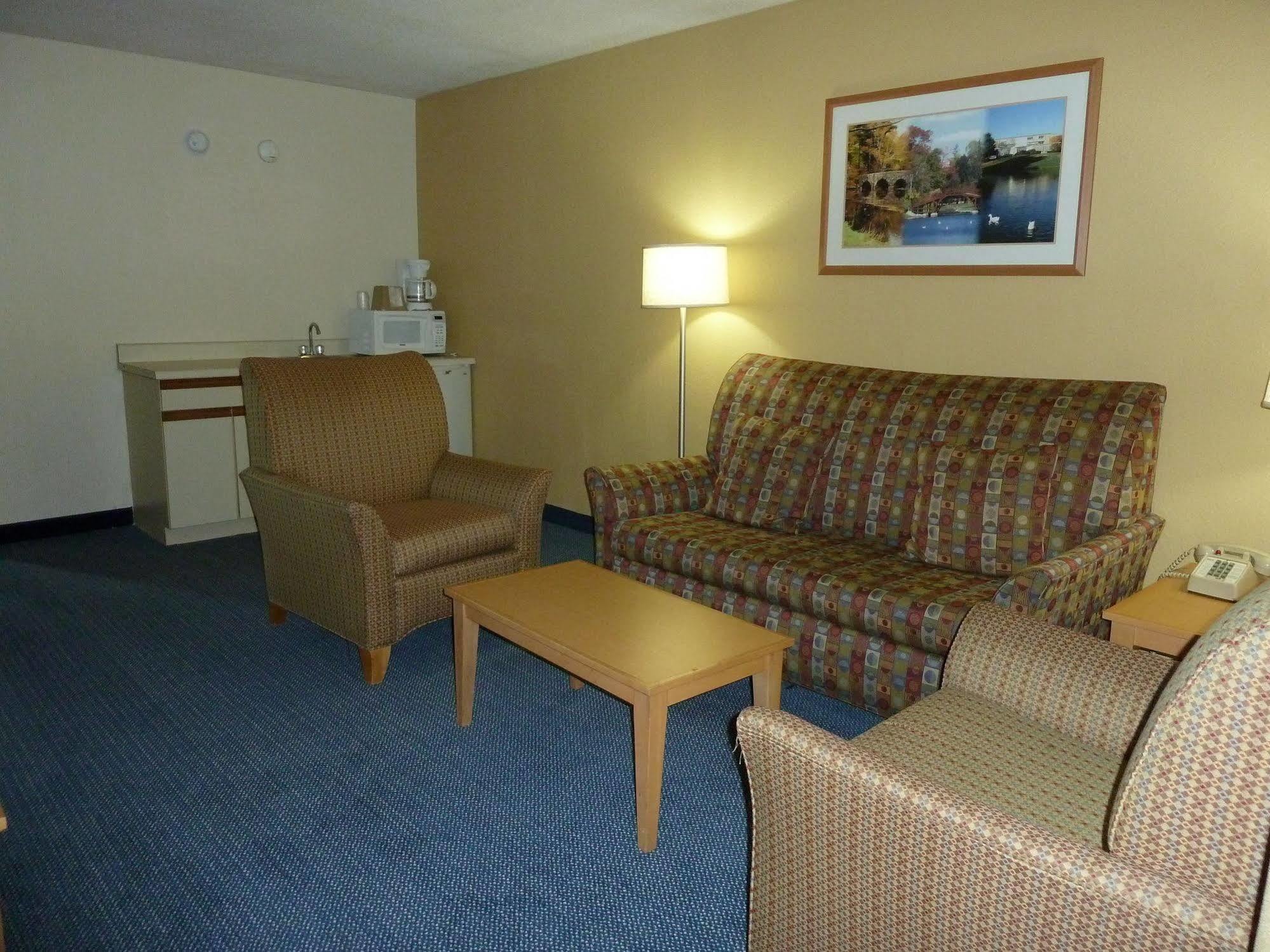 Katahdin Inn & Suites Millinocket Dış mekan fotoğraf