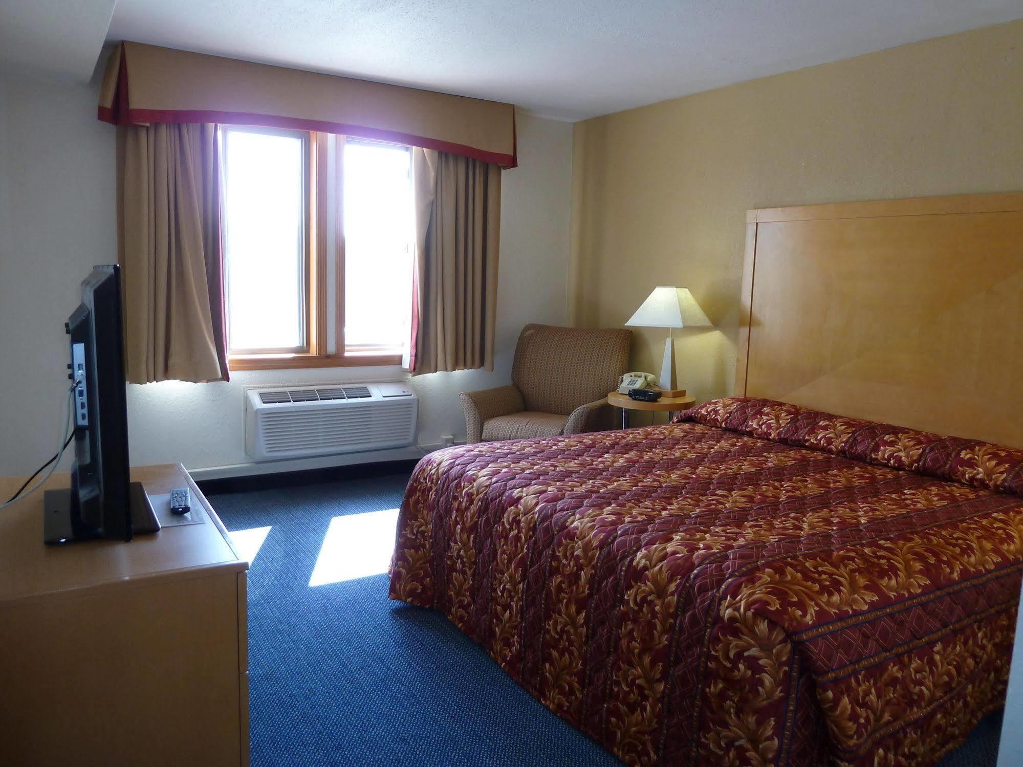 Katahdin Inn & Suites Millinocket Dış mekan fotoğraf